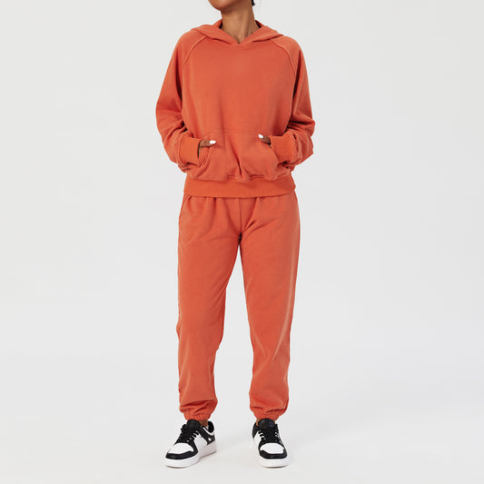 Ensemble pull décontracté à capuche pour femme.