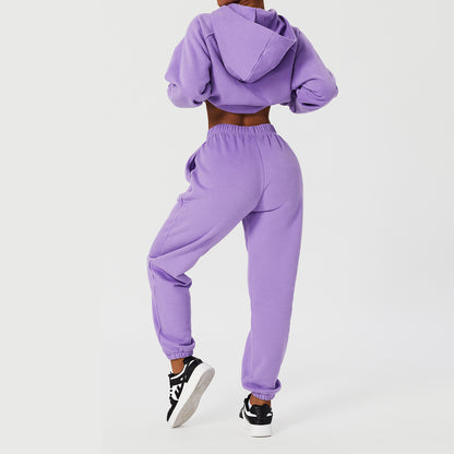 Ensemble pull décontracté à capuche pour femme.