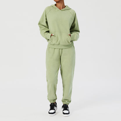 Ensemble pull décontracté à capuche pour femme.