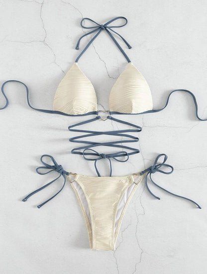 Bikini sexy à bonnets rigides – Détail cœur et bretelles réglables avec cordon de serrage